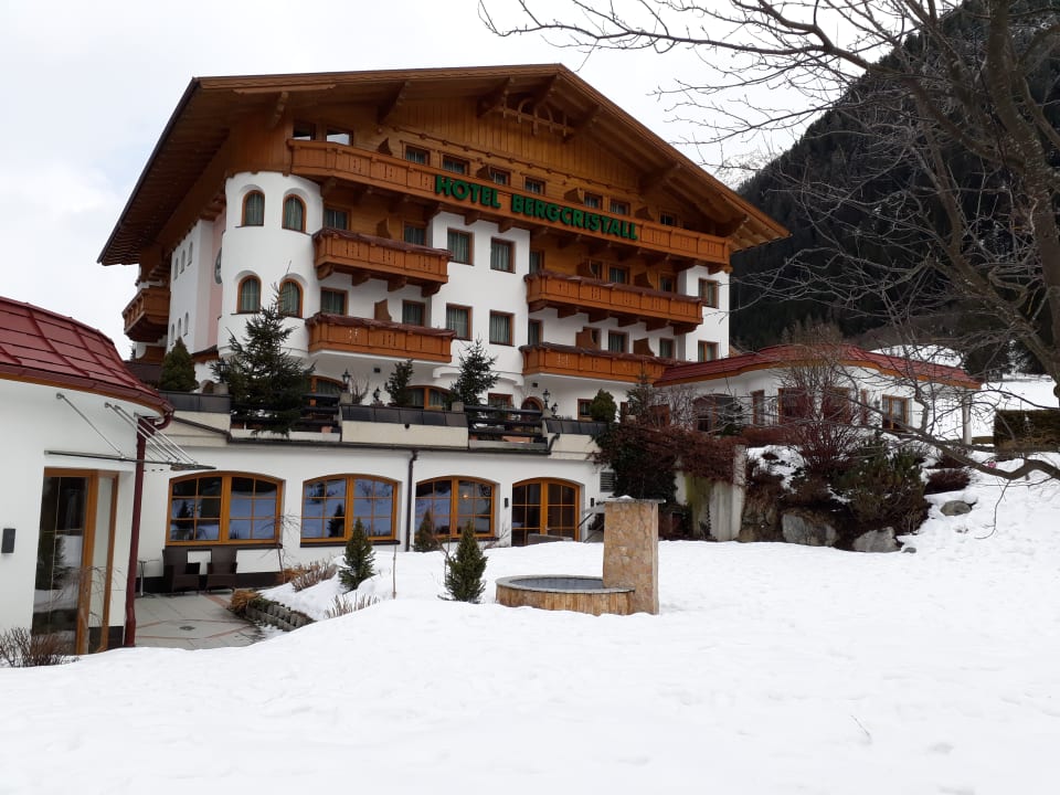 Außenansicht Hotel Bergcristall