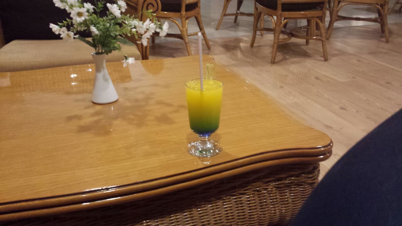 Lecker Cocktail Side Breeze Hotel