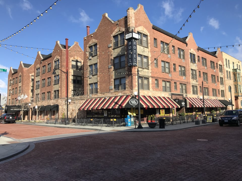 Außenansicht Hotel Carleton of Oak Park