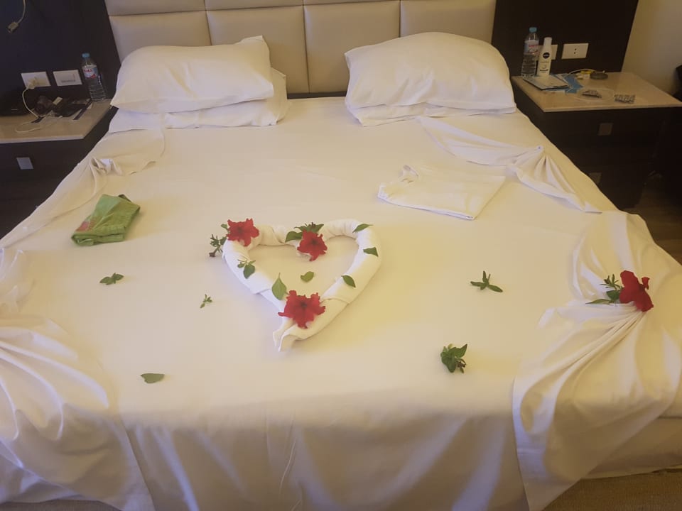 Bett nach ein wenig Trinkgeld   Pickalbatros White Beach Resort - Hurghada