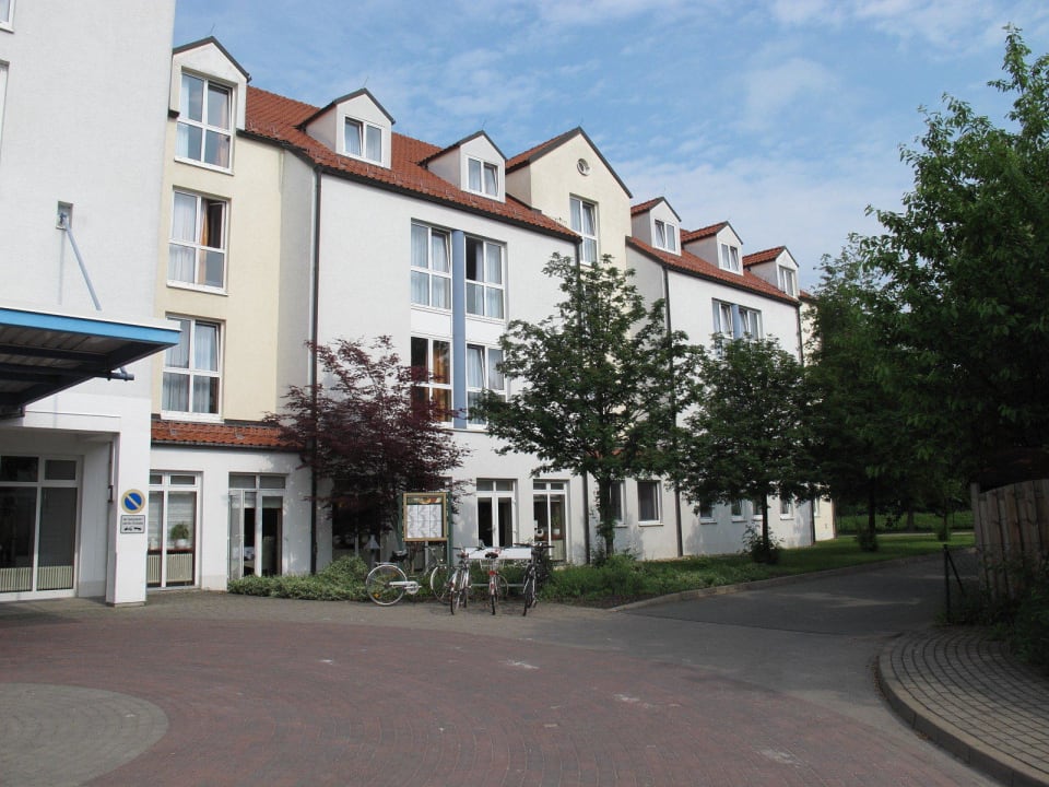 Seitliche Ansicht Hotel H+ Hotel Erfurt