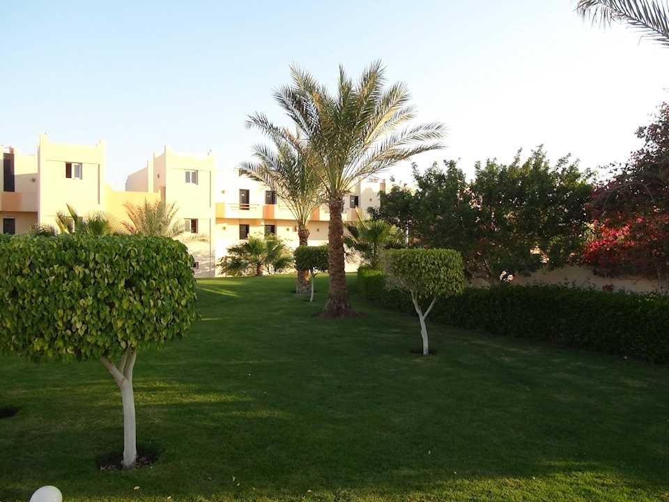 Ogród Three Corners Sea Beach Resort