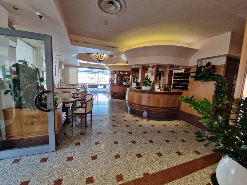 Lobby Hotel Mayer