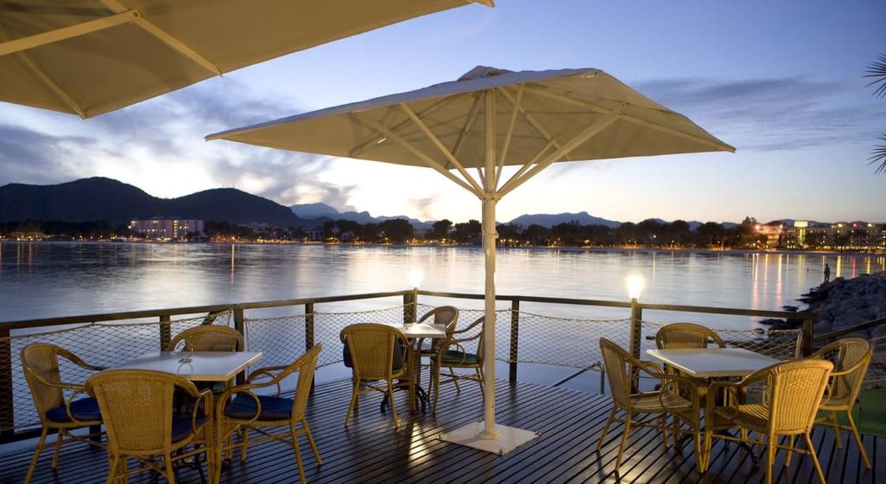 Snack Bar con vistas al mar/Meerblick/seaviews Alcudiamar Marina Residence