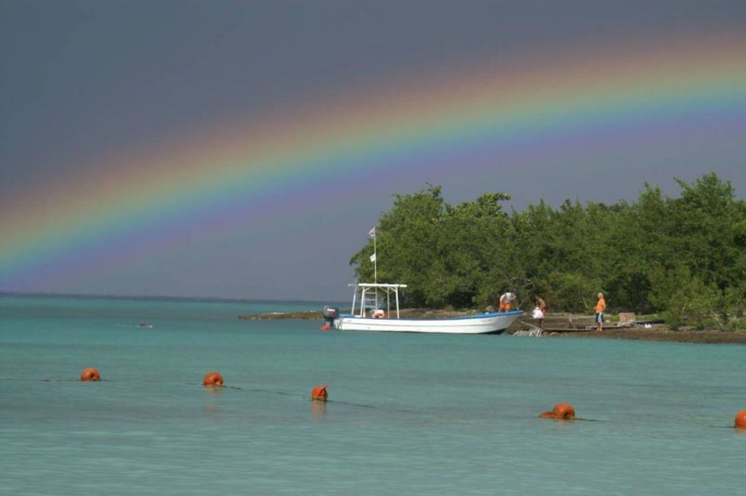 Regenbogen an der Tauchstation ASTON Costa Verde Beach Resort