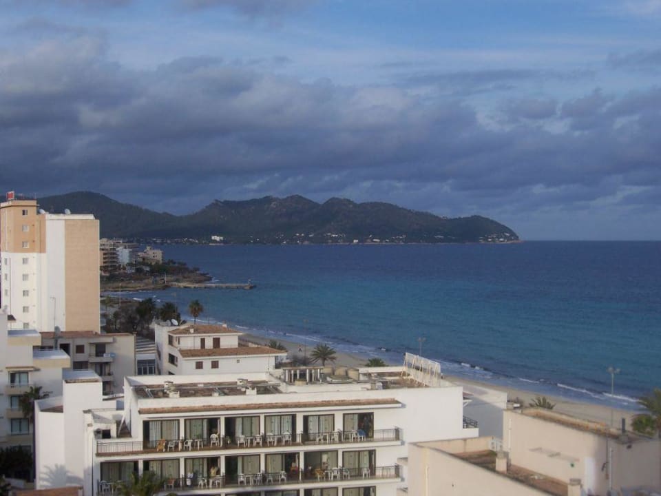 Blick geradeaus vom Balkon aus CM Playa del Moro
