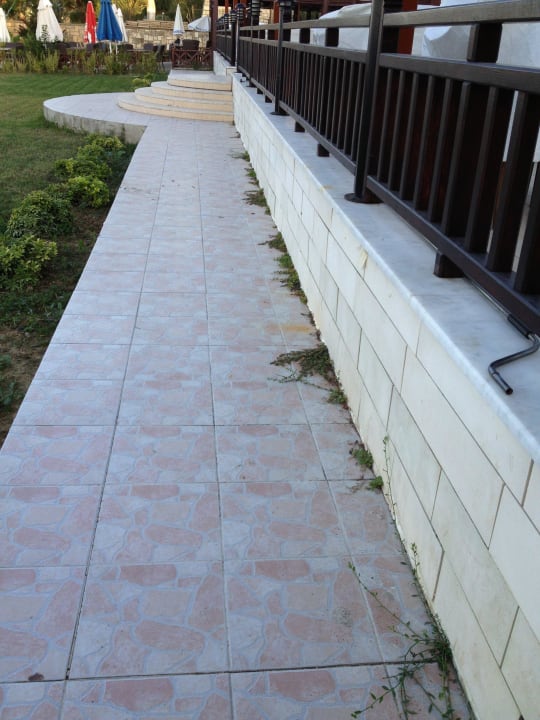 Zugang zu Speiseruma Hotel Sirma