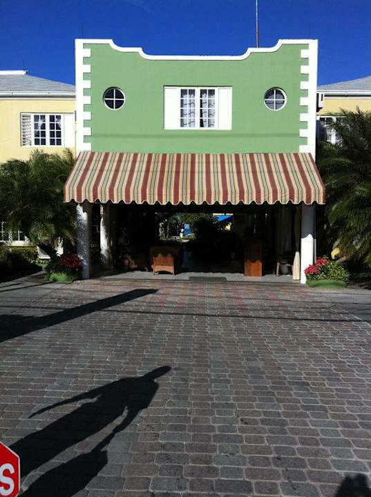 Hoteleingang Meerseite Hotel Grand Pineapple Beach Negril
