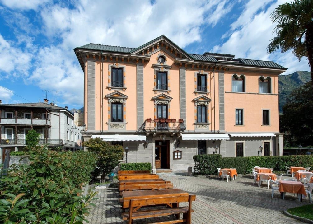 Esterno Albergo Italia