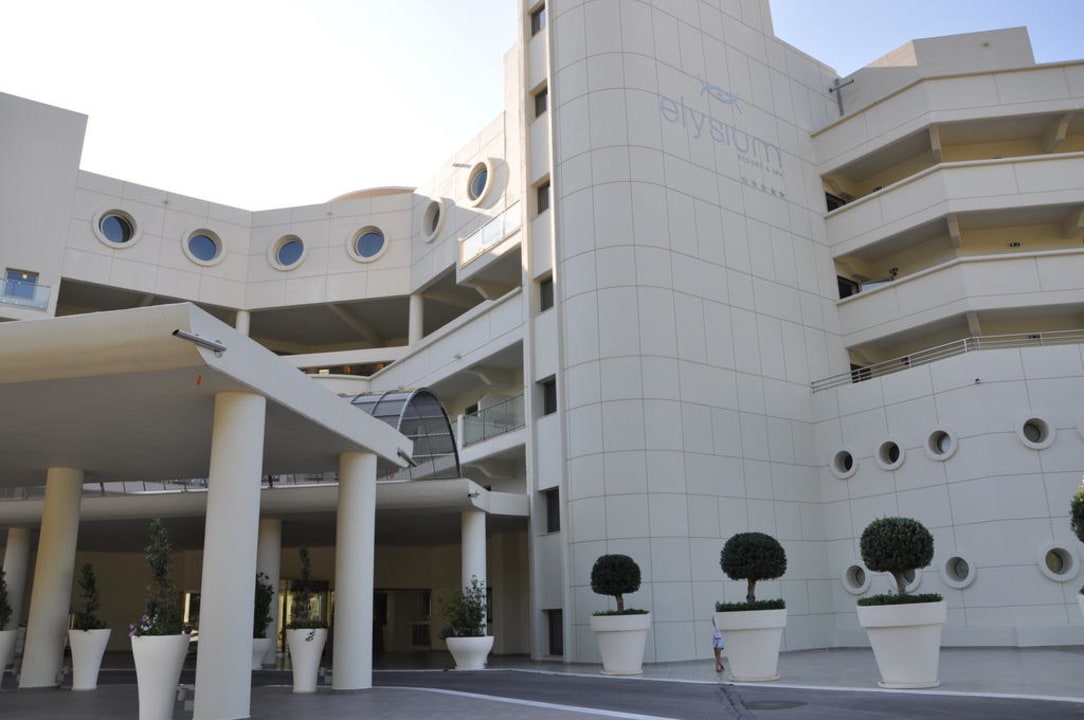 Front Hotelu Elysium Resort & Spa Hotel