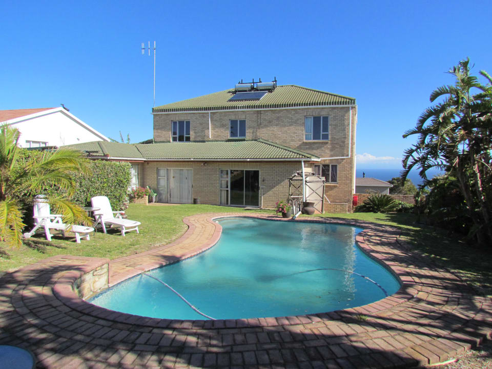 Pool Blue Horizon Bay Guest House