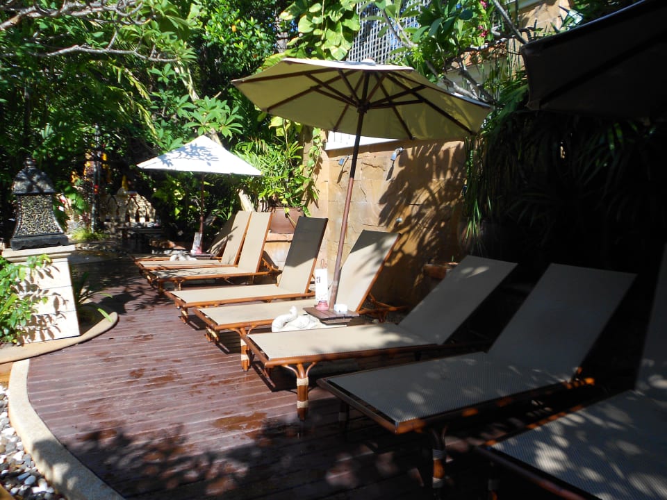 Liegen am Pool Hotel Sawasdee Village