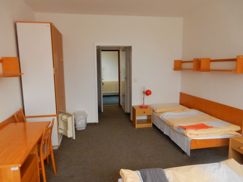 Zimmer Domov mládeže a školní jídelna Karlovy Vary