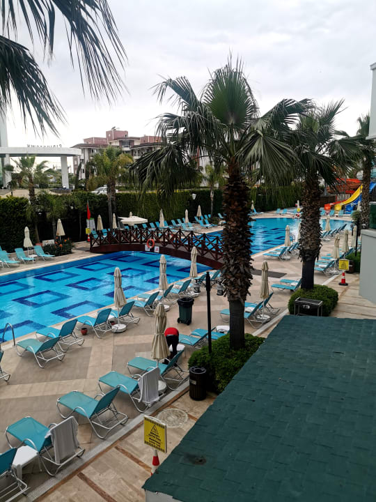 Pool Wyndham Garden Lara