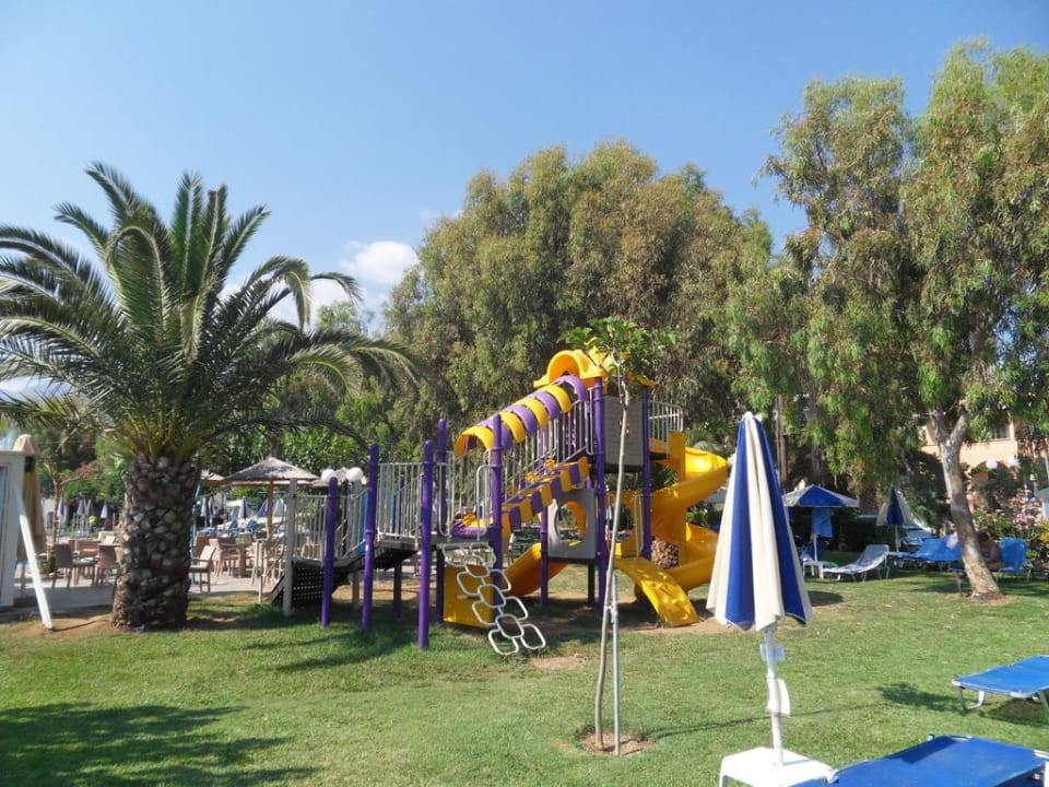 Spielbereich am Pool Hotel Corissia Princess