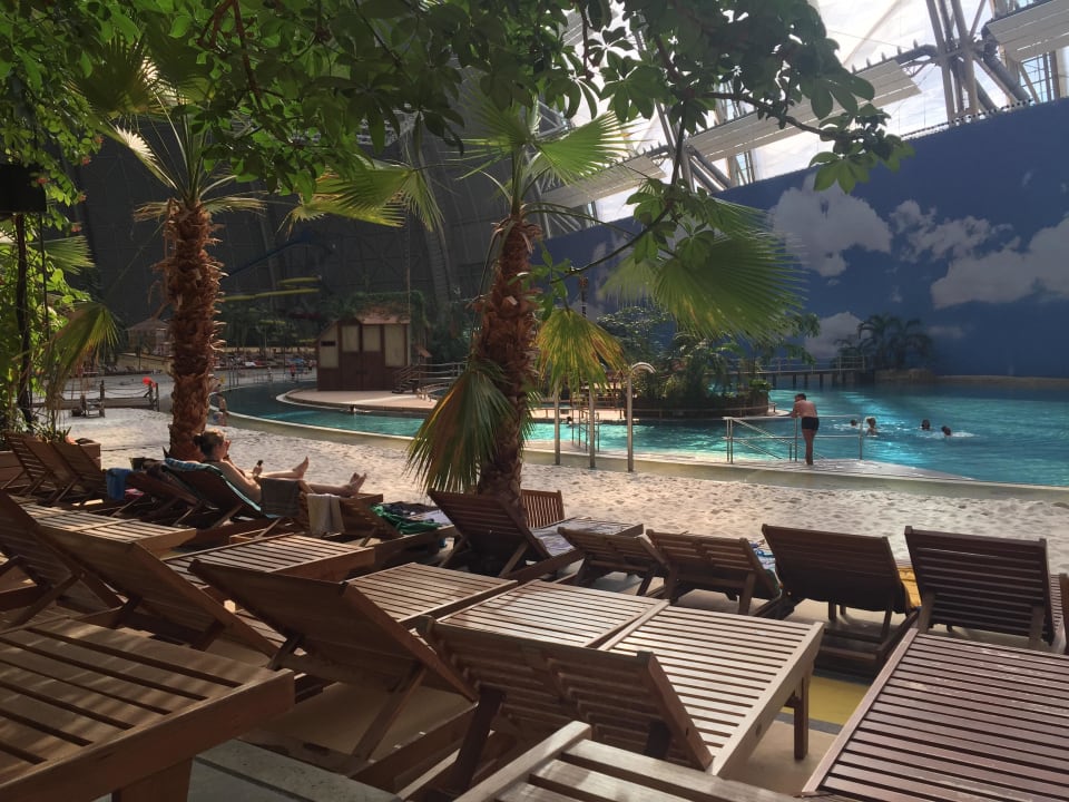 Pool Tropical Islands Resort