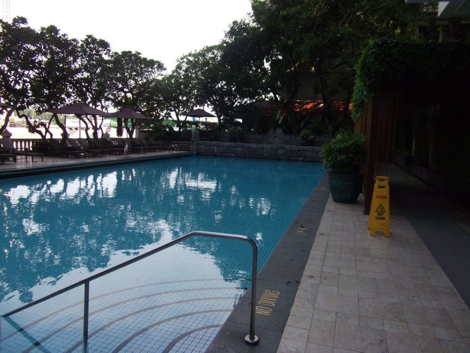 Krungthep Wing Pool Shangri-La Hotel, Bangkok