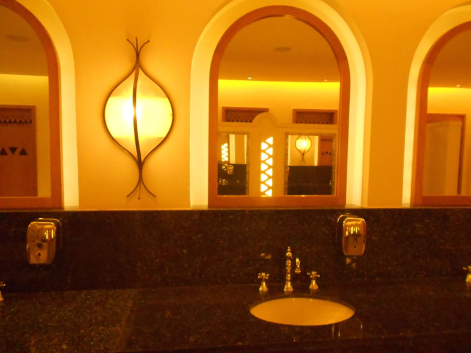 Toalety recepce Hilton Marsa Alam Nubian Resort