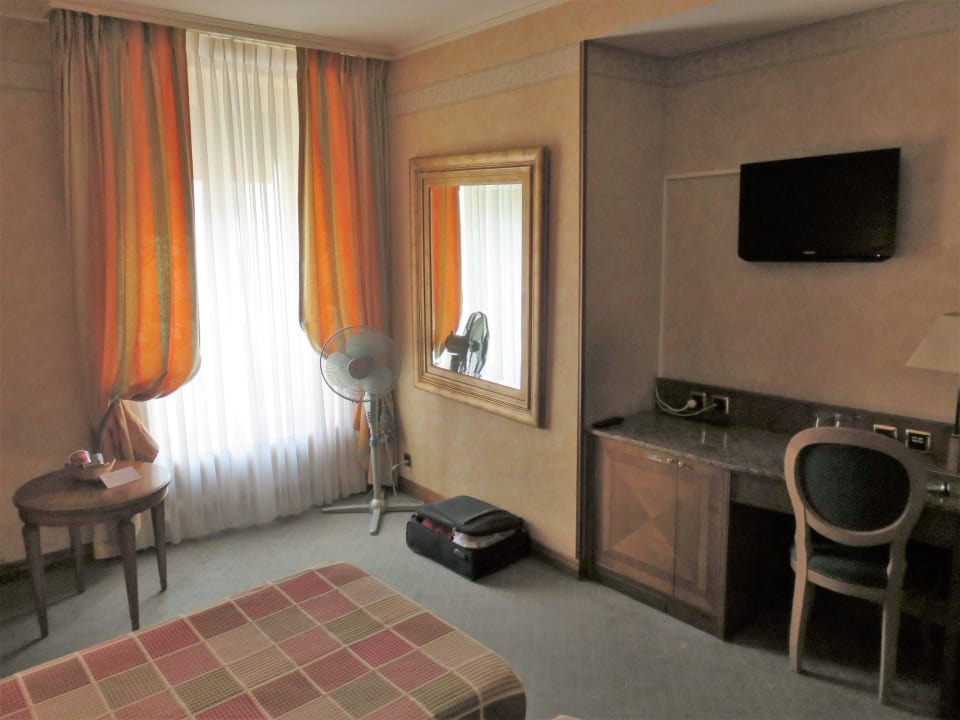 Standard Doppelzimmer #311 Hotel Strasbourg