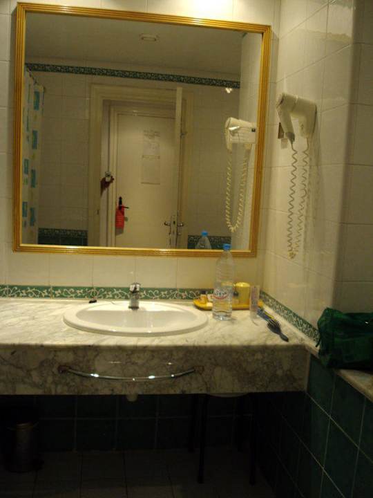 Bad Hotel Nesrine