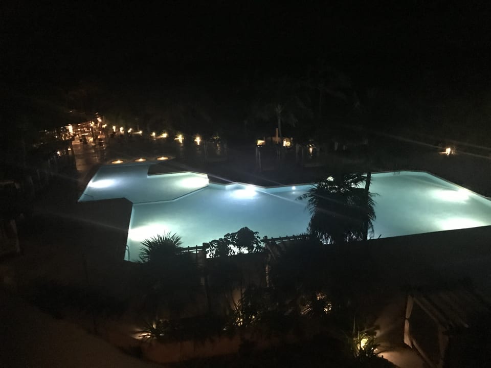 Pool Akumal Bay Beach & Wellness Resort