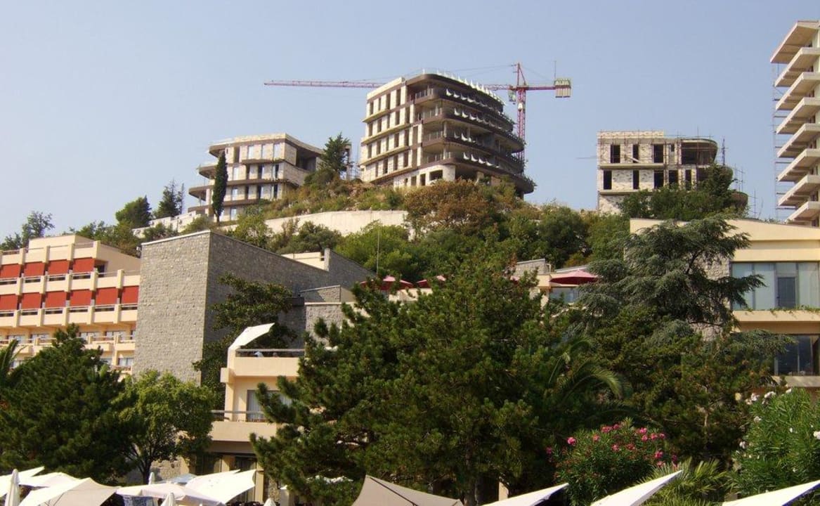 Bauruine & Neubau Iberostar Waves Bellevue