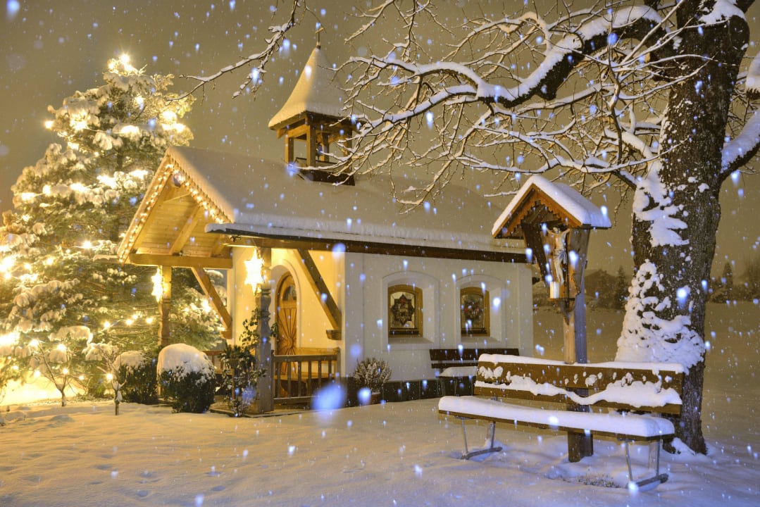 Kapelle im Winter  Hotel Edenlehen