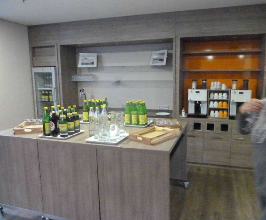 Saftbuffet,Kaffeeautomat Hotel Courtyard by Marriott Linz