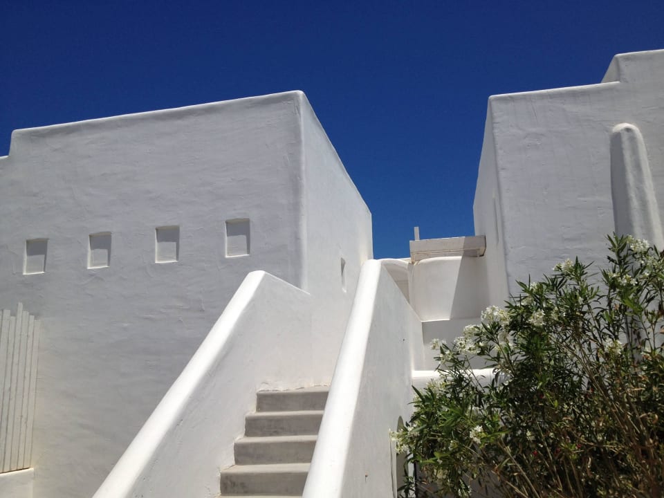 Eine von vielen Stufenaufgängen Knossos Beach Bungalows Suites Resort & Spa