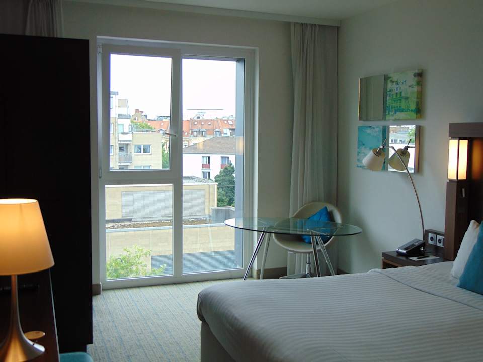 Zimmer Hotel Courtyard by Marriott Cologne