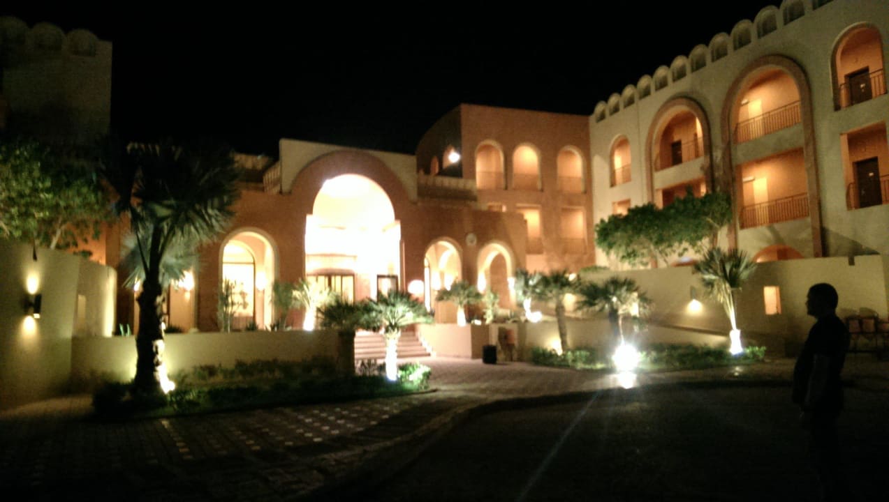 Der Eingang bei Nacht  Hotel Three Corners Ocean View prestige - Adults only