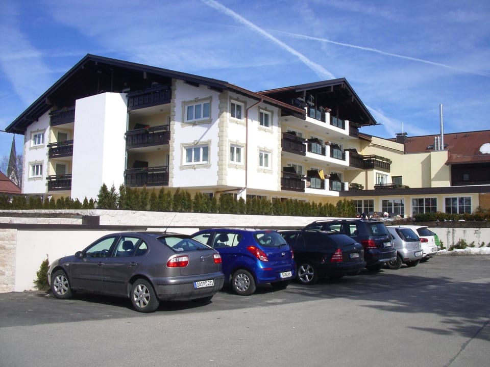 Poolansicht Parkhotel Burgmühle