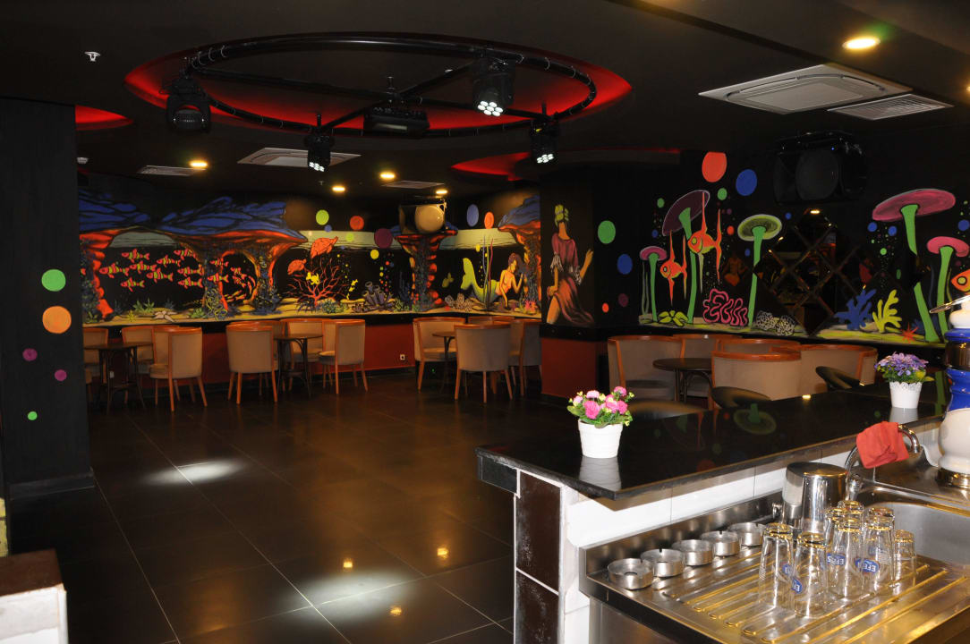 Disco Palm World Side Resort & Spa