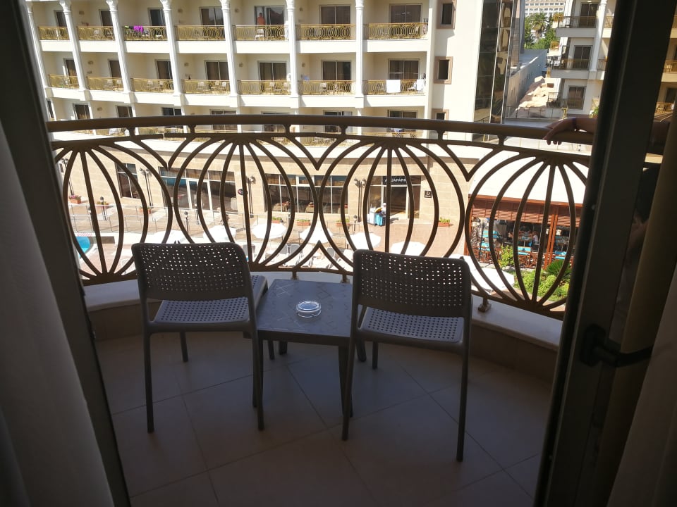 Zimmer Kirman Belazur Resort & Spa