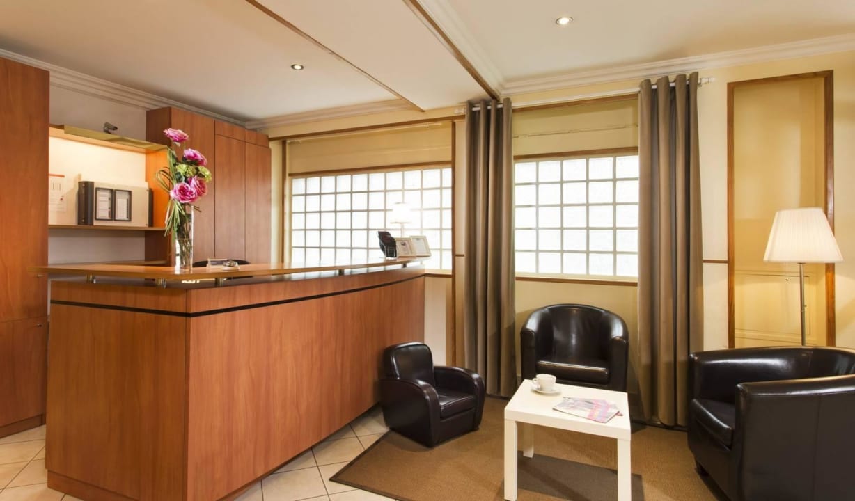 Reception Hipotel Paris Gare du Nord Merryl