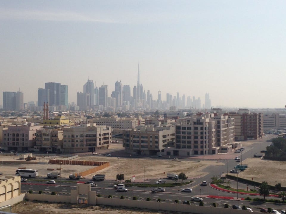 Ausblick vom Rooftop-Pool The Canvas Hotel Dubai MGallery By Sofitel