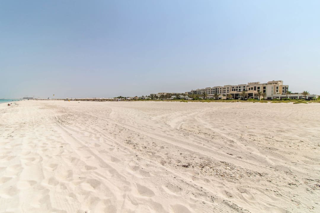 Blick vom Strand Park Hyatt Abu Dhabi Hotel and Villas