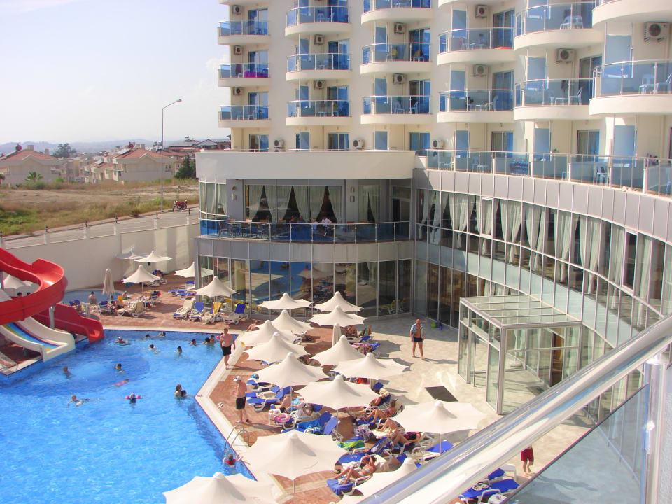 Ausblick Balkon auf Pool rechts Narcia Resort Side