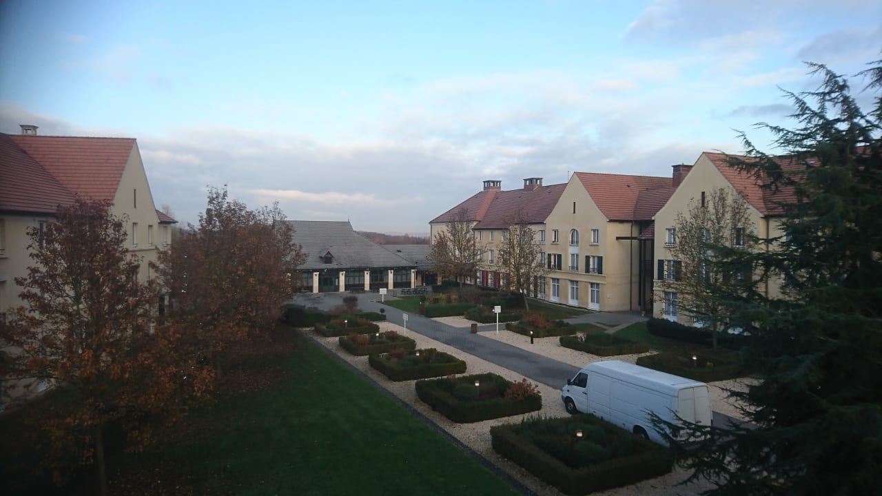 Außenansicht Campanile Val de France