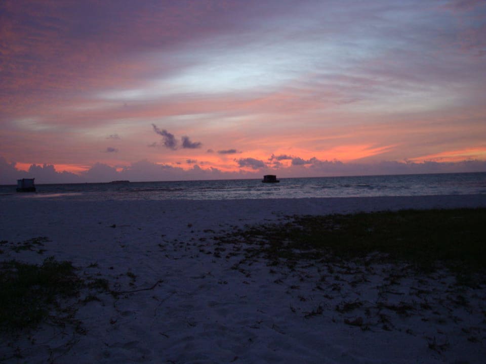 Sonnenuntergang Meeru Maldives Resort Island