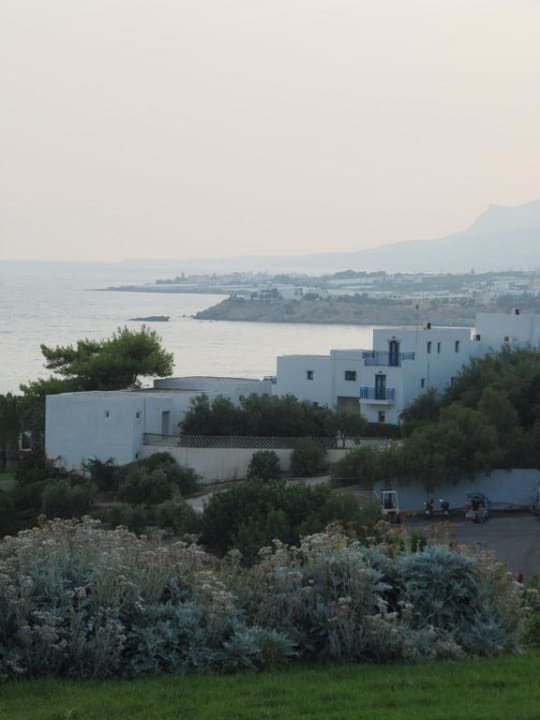 Aufs Nachbarhotel Atlantica Mikri Poli Crete