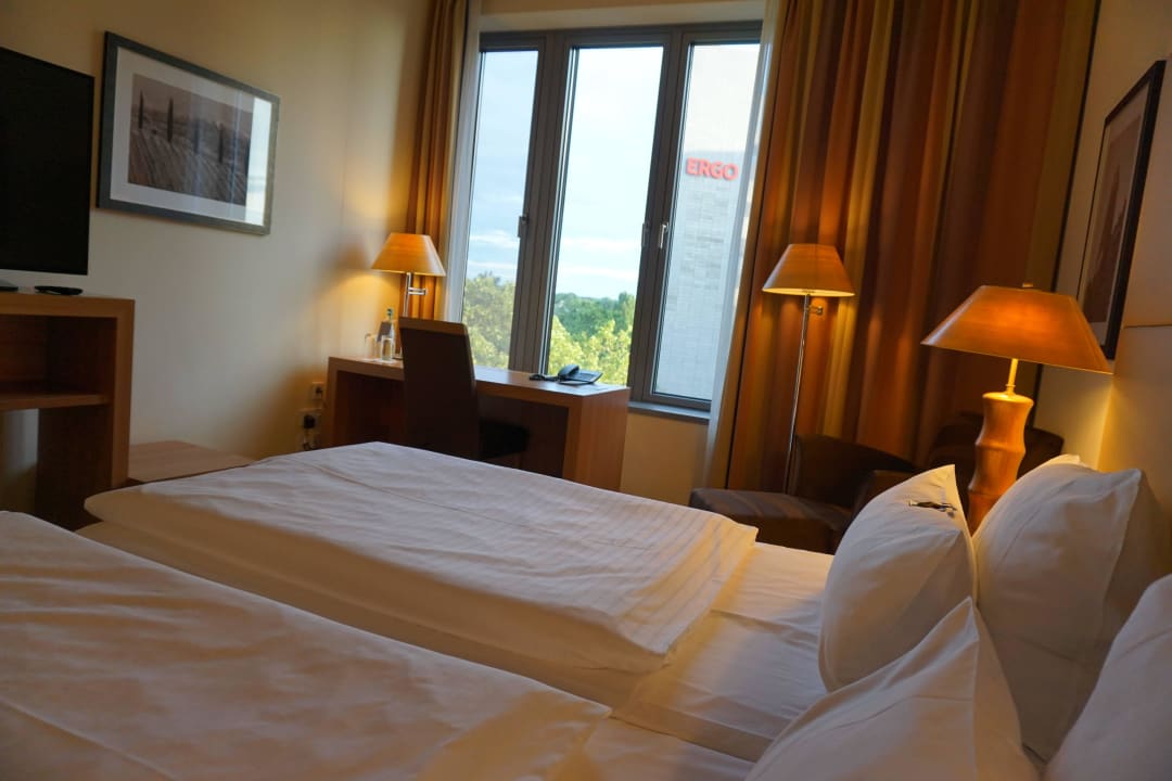 Helles modernes Zimmer AMERON Köln Hotel Regent