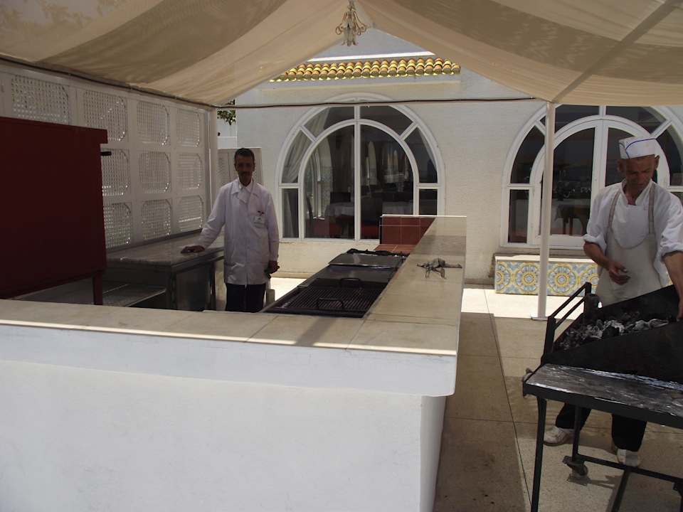 Terrasse mit Grill Alassio Hotel and Thalasso