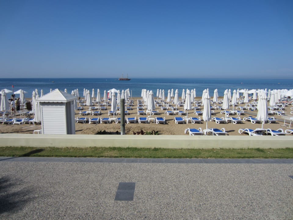 Die Promenade am Hotelstrand Hotel Grand Side