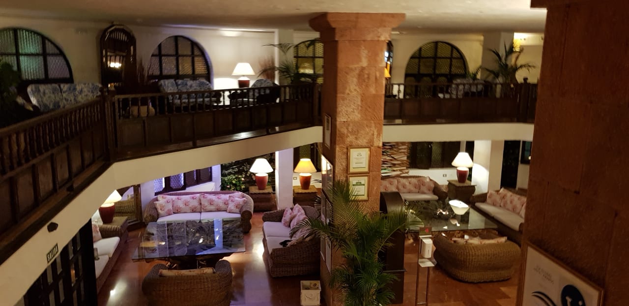 Lobby Hotel Parque Tropical