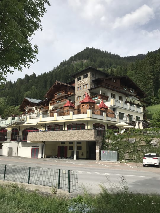 Außenansicht Kinderhotel Waldhof