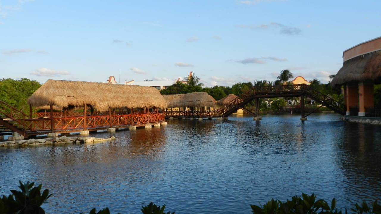 Verbindungswege zwischen den Hotels TRS Yucatan Hotel - Adults only