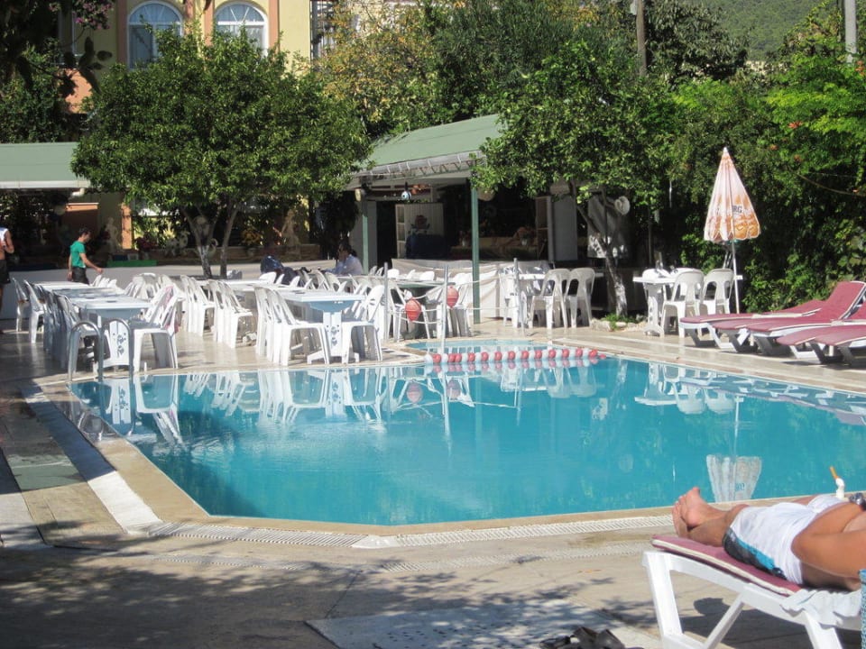 Центральный бассейн Hotel Marin