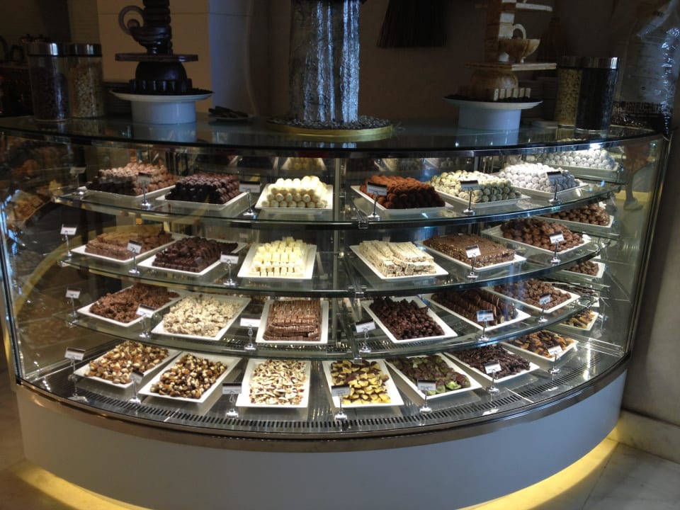 Belgische Pralinen in der Patisserie Maxx Royal Belek Golf Resort