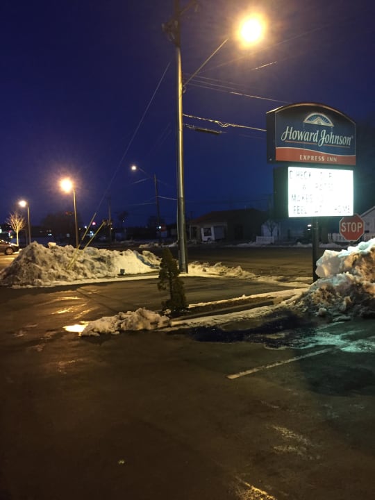 Schnee im Februar Hotel Howard Johnson Express Inn - Williams